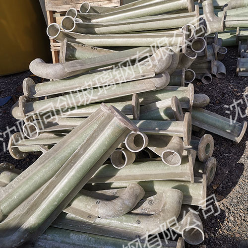 帶加強(qiáng)筋玻璃鋼管道