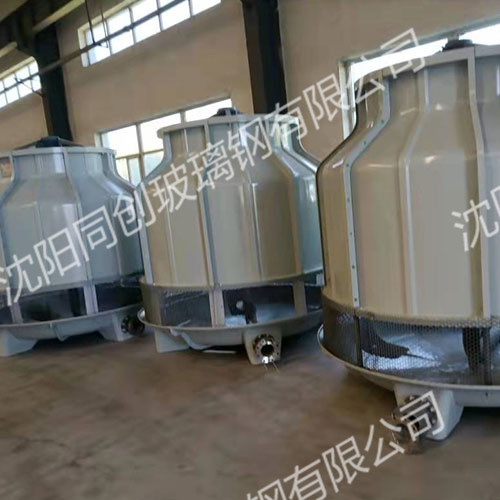 準備發(fā)貨的圓型玻璃鋼冷卻塔